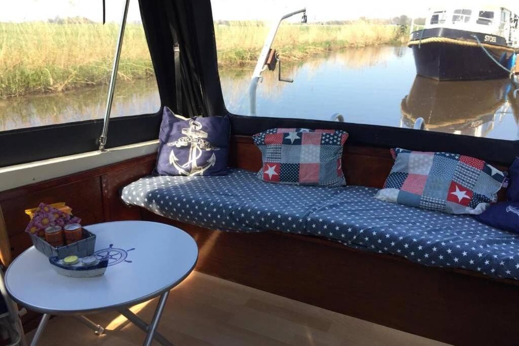 Boat Allemansfreon - Kamperen Op Het Water - Niet Om Mee Te Varen - Read Host Profile-Lees Hostprofiel Jutrijp Exterior foto